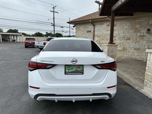 Used 2022 Nissan Sentra SV w/ Trunk Package FWD image 3