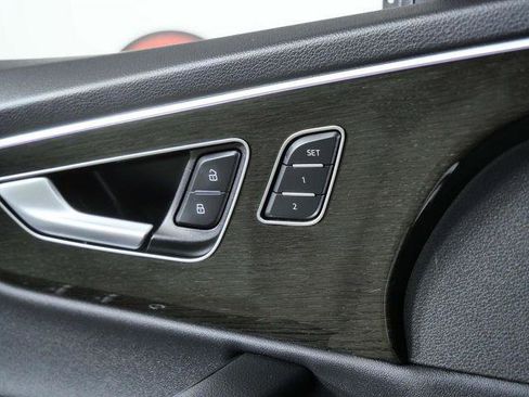 Used 2025 Audi Q7 2.0T Premium w/ Convenience Plus Package AWD/4WD image 25