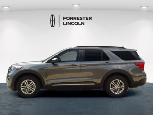 Used 2022 Ford Explorer XLT w/ Equipment Group 202A AWD/4WD image 5