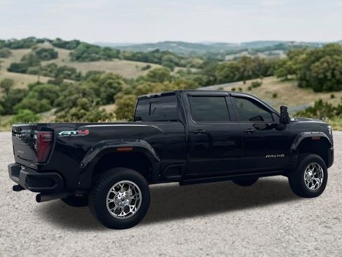Used 2024 GMC Sierra 2500 AT4 w/ AT4 Premium Plus Package AWD/4WD image 11