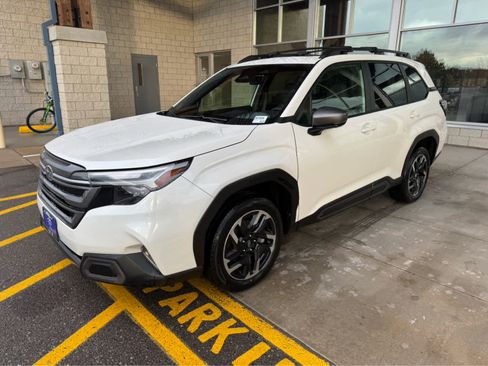 Used 2025 Subaru Forester Limited image 1