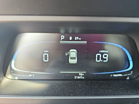 Used 2025 Hyundai Elantra Sport FWD image 19