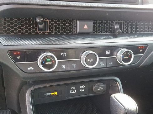 Used 2024 Honda CR-V EX image 17