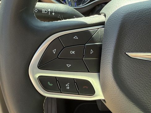 Used 2023 Chrysler Voyager LX image 16