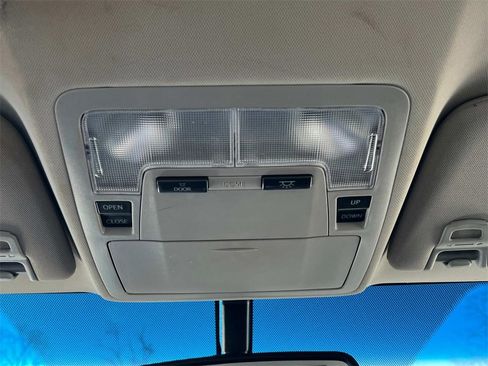 Used 2016 Toyota Avalon image 37