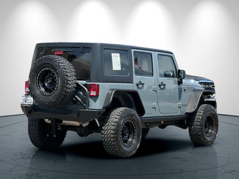 Used 2014 Jeep Wrangler Unlimited Rubicon w/ Connectivity Group AWD/4WD image 4