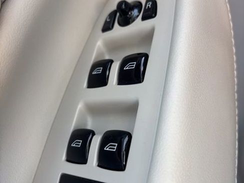 Used 2024 Volvo XC90 T8 Plus w/ Protection Package Premier image 16