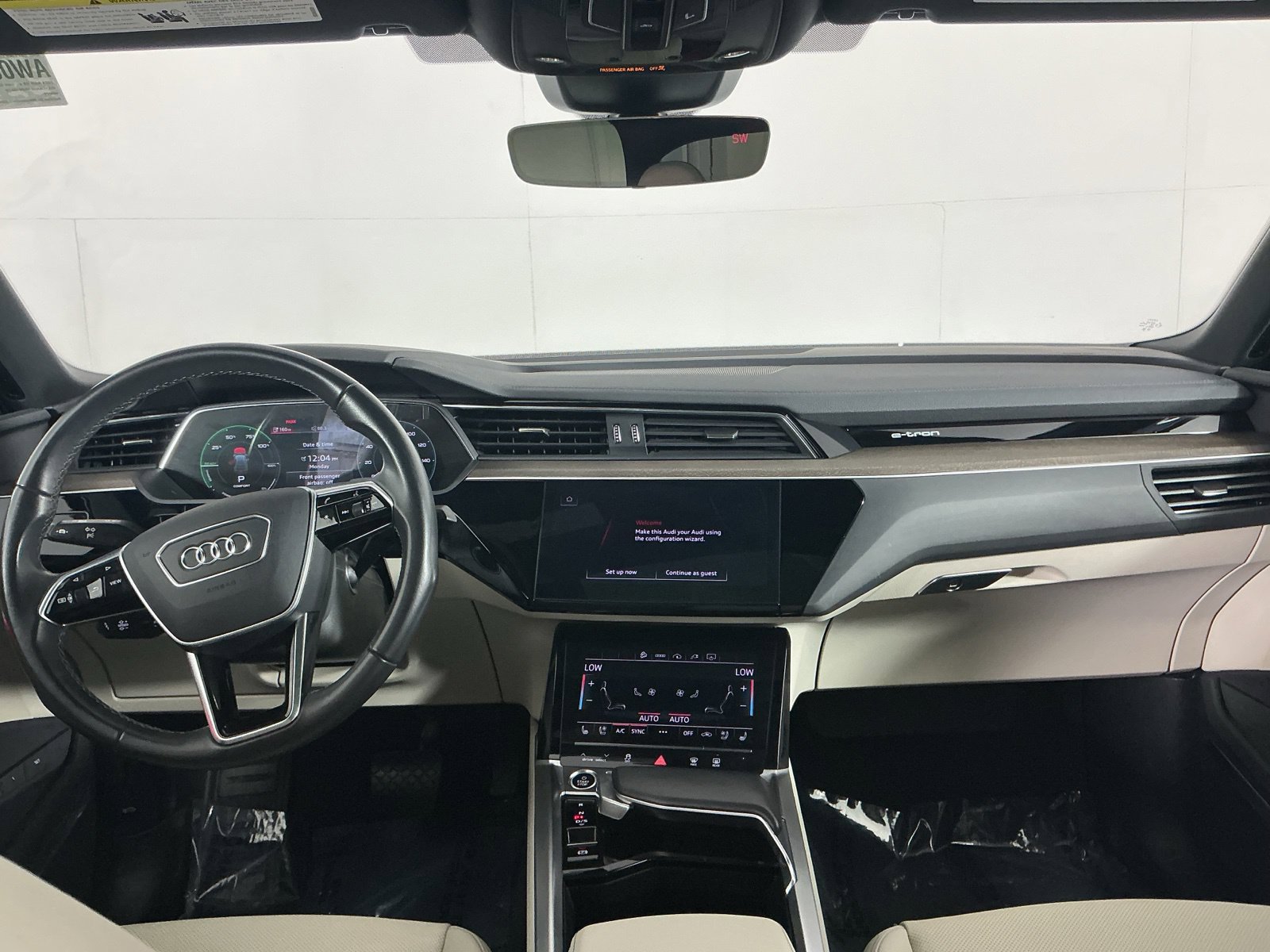 Used 2024 Audi Q8 e-tron Premium Plus w/ Premium Plus Package AWD/4WD image 16