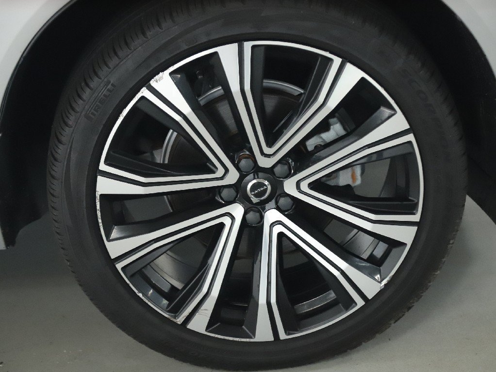 Used 2023 Volvo XC60 B5 Ultimate w/ Climate Package AWD/4WD image 10