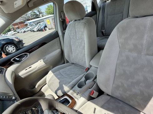 Used 2013 Nissan Sentra SL w/ Navigation Pkg FWD image 19