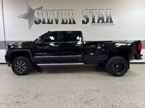 Used 2018 GMC Sierra 3500 Denali w/ Duramax Plus Package image 11