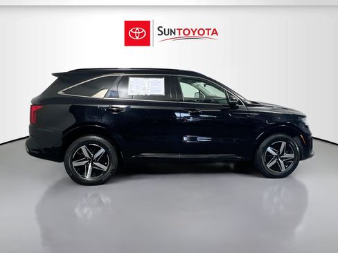 Used 2021 Kia Sorento S w/ Panoramic Sunroof Package FWD image 2