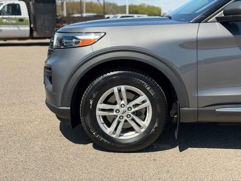 Used 2021 Ford Explorer XLT w/ Class III Trailer Tow Package AWD/4WD image 10