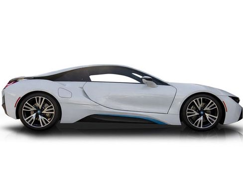 Used 2016 BMW i8 image 2
