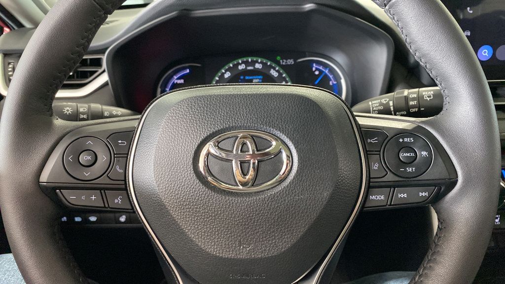 Used 2023 Toyota RAV4 XLE Premium AWD/4WD image 16