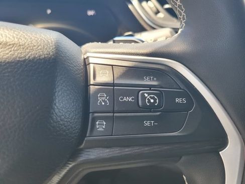 Used 2023 Jeep Grand Cherokee L Laredo AWD/4WD image 27