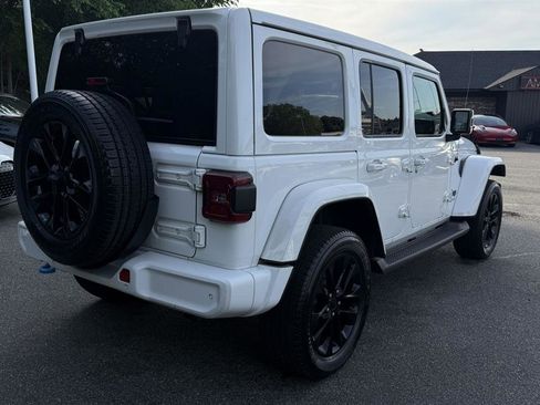 Used 2021 Jeep Wrangler Unlimited Sahara AWD/4WD image 17