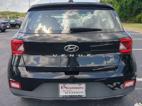 Used 2021 Hyundai Venue SE FWD image 5