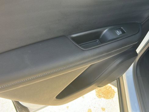 Used 2025 Chevrolet Blazer LT image 26