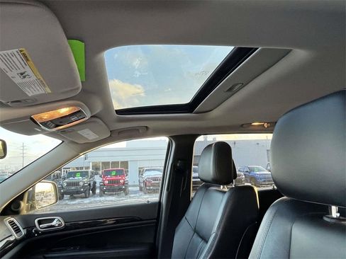 Used 2013 Jeep Grand Cherokee Laredo image 21