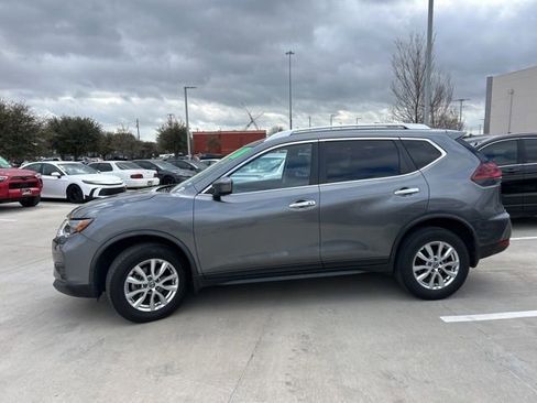 Used 2020 Nissan Rogue SV image 6