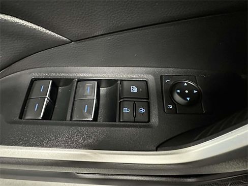 Used 2022 Toyota RAV4 XLE image 17