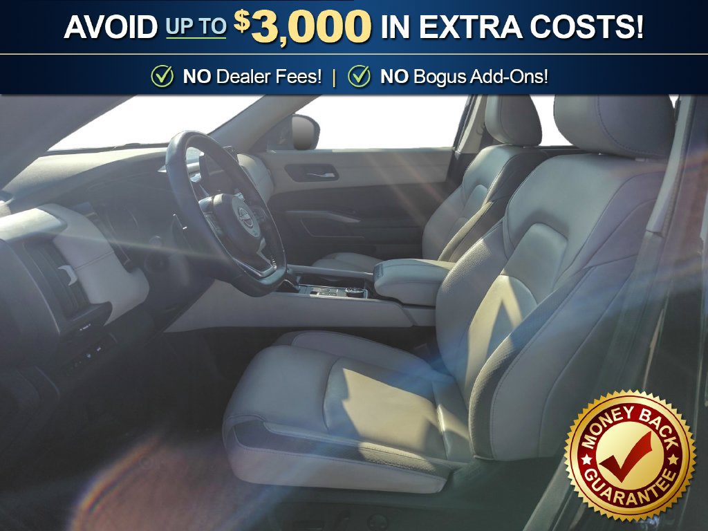 Used 2023 Nissan Pathfinder SL AWD/4WD image 14