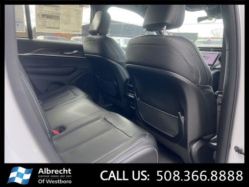 New 2025 Jeep Grand Cherokee Limited image 13
