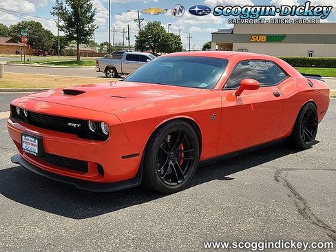 Used 2016 Dodge Challenger SRT Hellcat RWD image 1