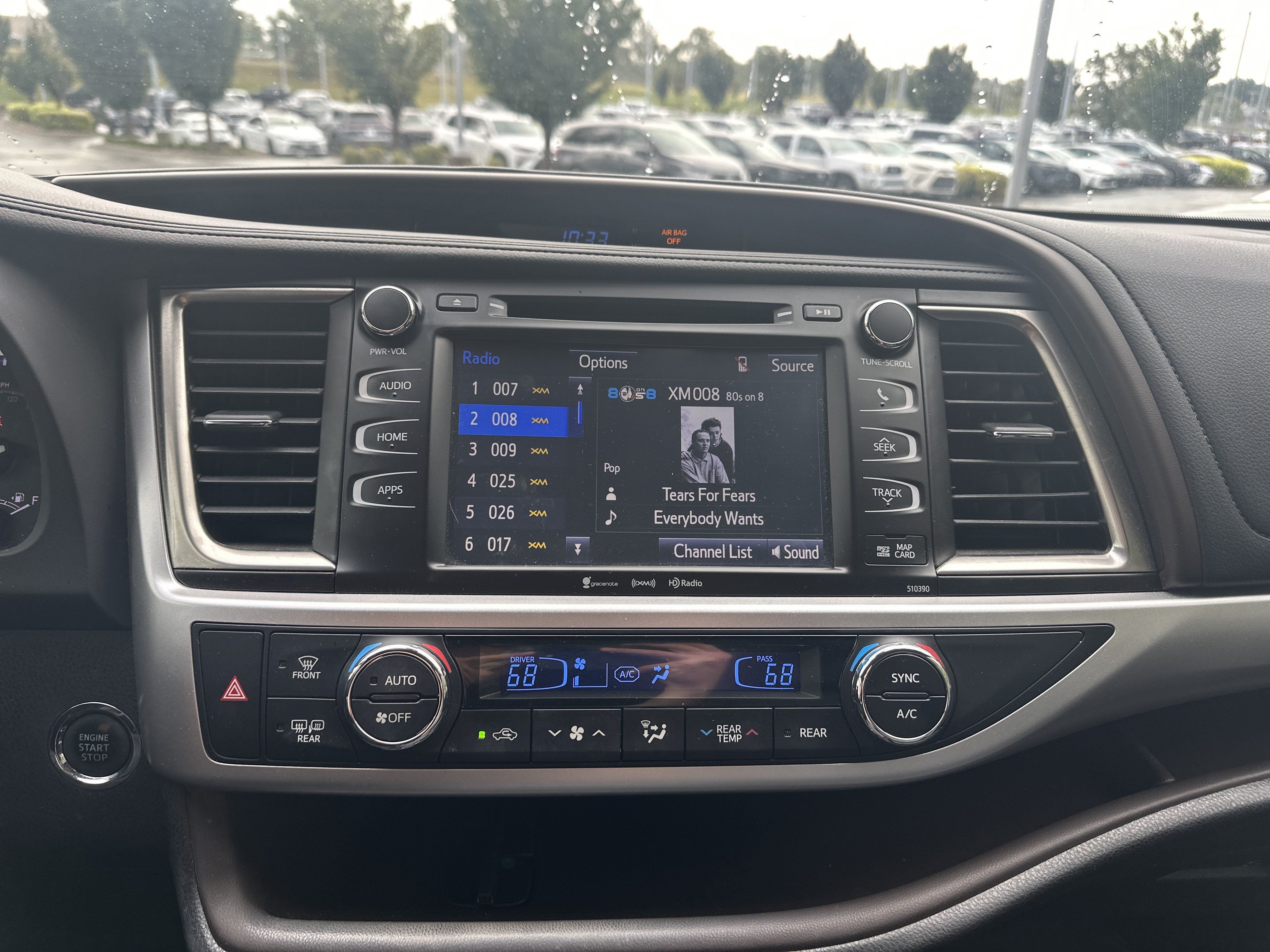 Used 2019 Toyota Highlander XLE AWD/4WD image 22