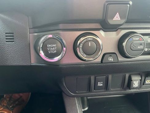 Used 2023 Toyota Tacoma TRD Off-Road AWD/4WD image 19