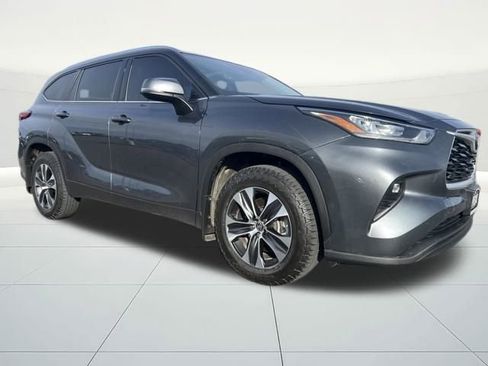 Used 2020 Toyota Highlander XLE image 8