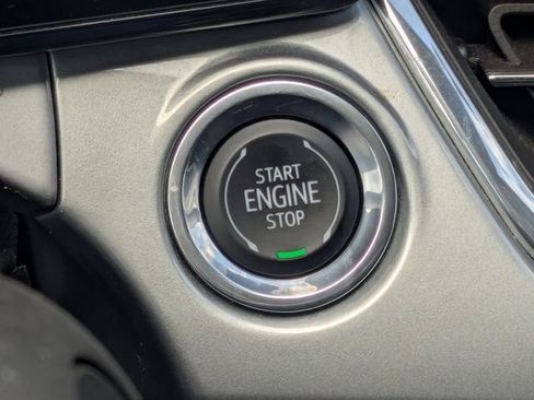 Used 2025 Chevrolet Trax LT w/ LT Convenience Package FWD image 63