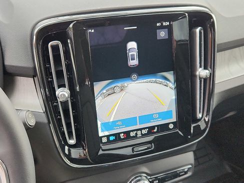 Certified 2023 Volvo XC40 B5 Plus w/ Driver Assist Package image 17