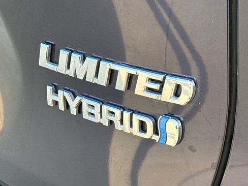 Used 2020 Toyota RAV4 Limited AWD/4WD image 11