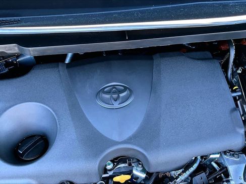New 2026 Toyota Sienna XLE Woodland Edition AWD/4WD image 17