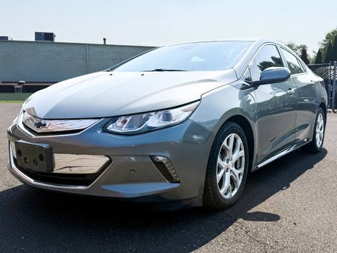 Used 2017 Chevrolet Volt Premier w/ Driver Confidence II Package FWD image 1