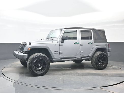 Used 2018 Jeep Wrangler Unlimited Sport S AWD/4WD image 2