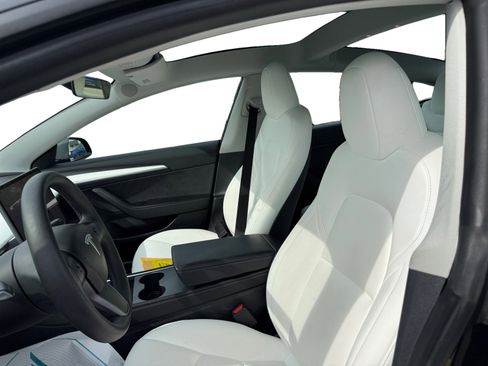 Used 2023 Tesla Model 3 Standard Range image 10