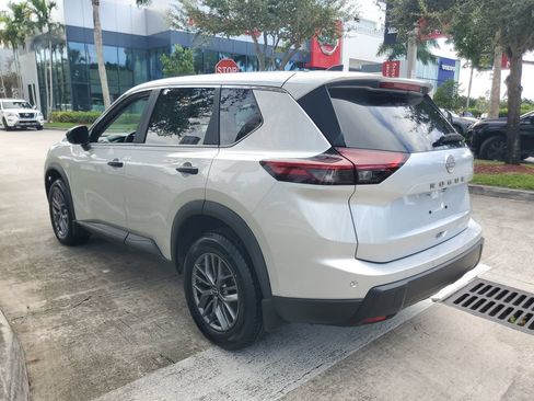 Certified 2024 Nissan Rogue S FWD image 4