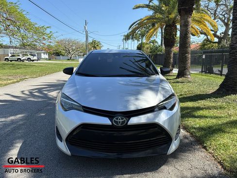 Used 2017 Toyota Corolla LE FWD image 3
