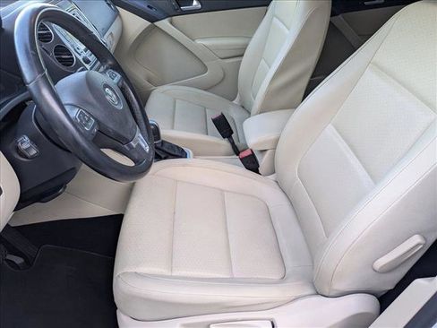Used 2016 Volkswagen Tiguan S image 15