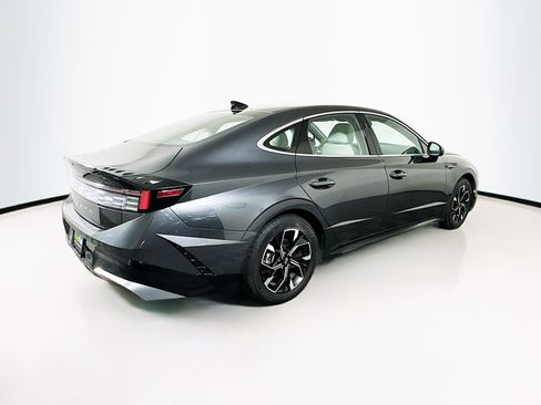 Used 2024 Hyundai Sonata SEL FWD image 9