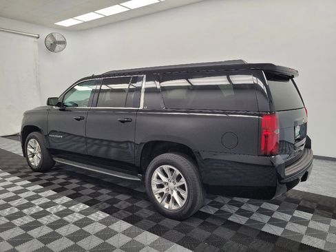 Used 2016 Chevrolet Suburban LT w/ Luxury Package image 5