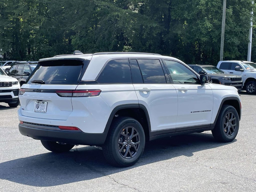 New 2027 Jeep Grand Cherokee 4WD image 8