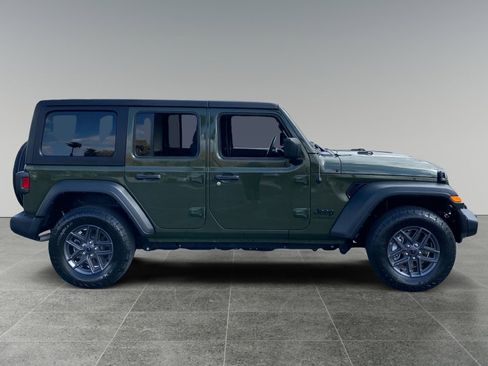 Used 2023 Jeep Wrangler Unlimited Sport AWD/4WD image 6