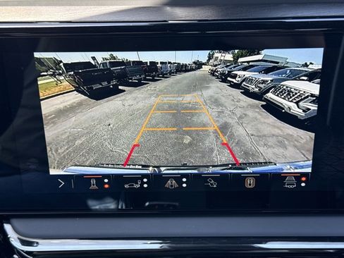 New 2026 GMC Sierra 1500 AT4X w/ LPO, Black Badging Package AWD/4WD image 9