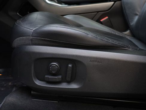 Used 2018 Land Rover Range Rover Evoque SE image 14