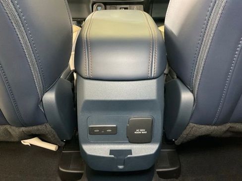 New 2025 Ford Maverick Lariat image 17