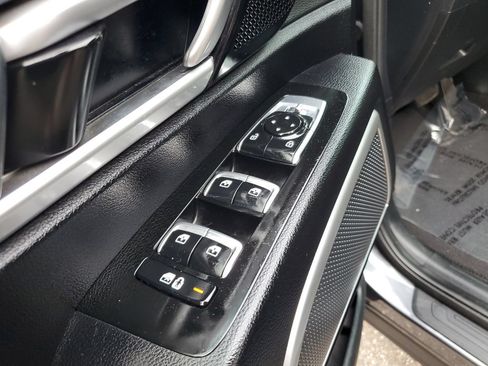 Used 2022 Kia Telluride LX AWD/4WD image 16